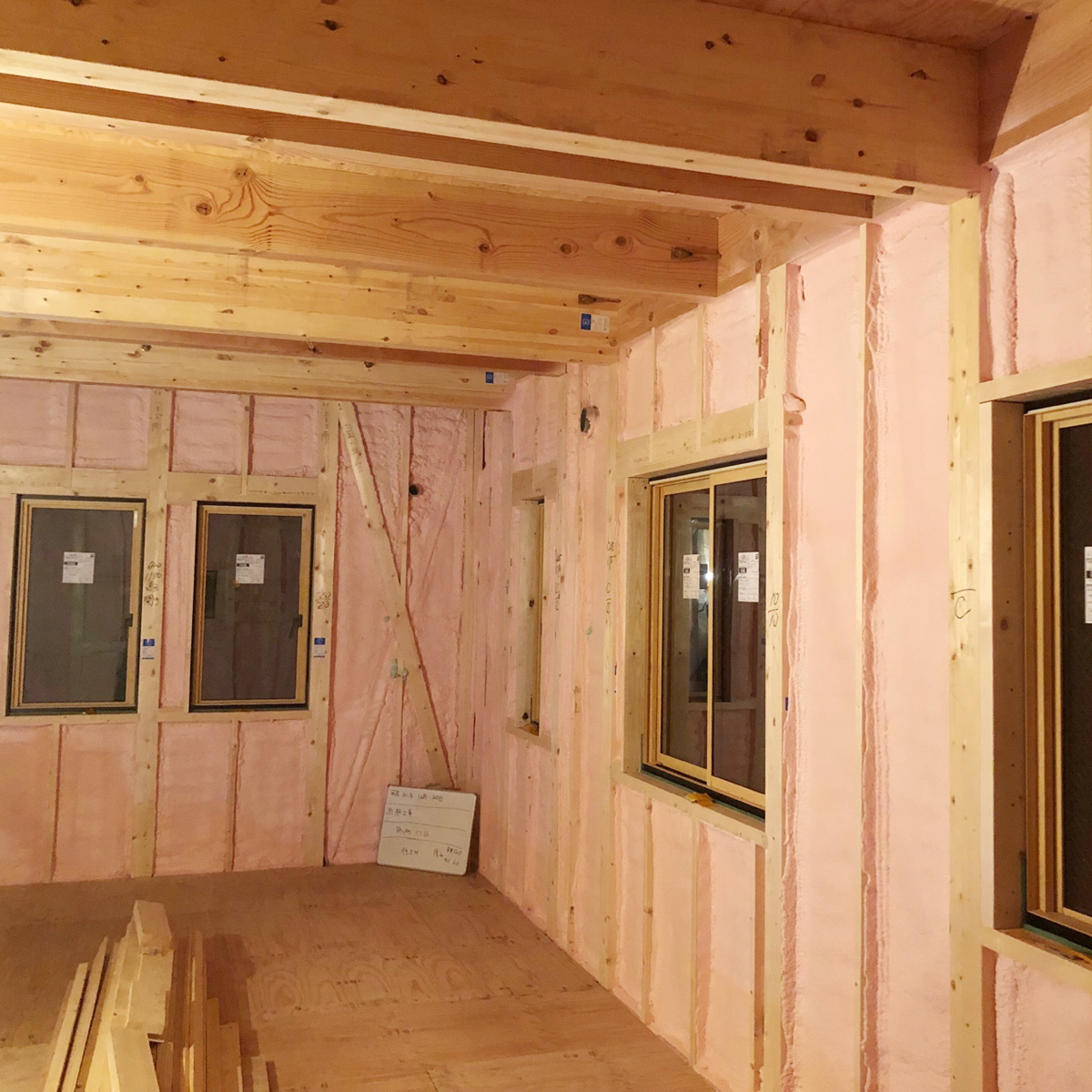 発泡ウレタン吹き込み完了①